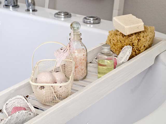 Getting read for a beneficial apple cider vinegar detox bath